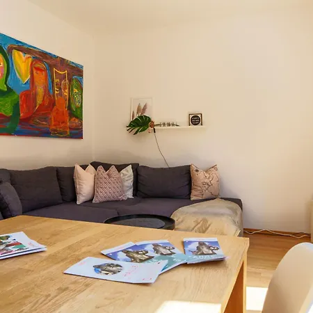 Beliebt Zentrales & Ruhiges Innenstadtapartment *
